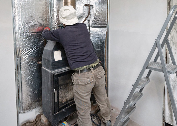 Чем защитить стены от высокотемпературных воздействий возле печи или камина